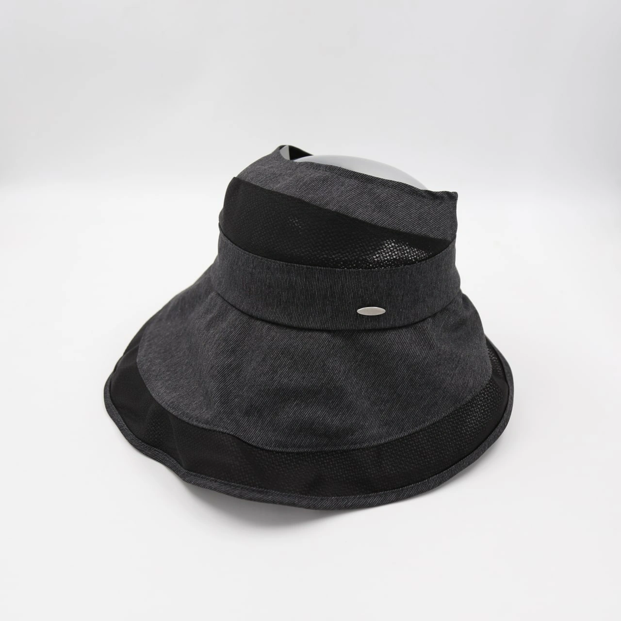 کلاه باکت پارچه ای لبه پشت کوتاه
